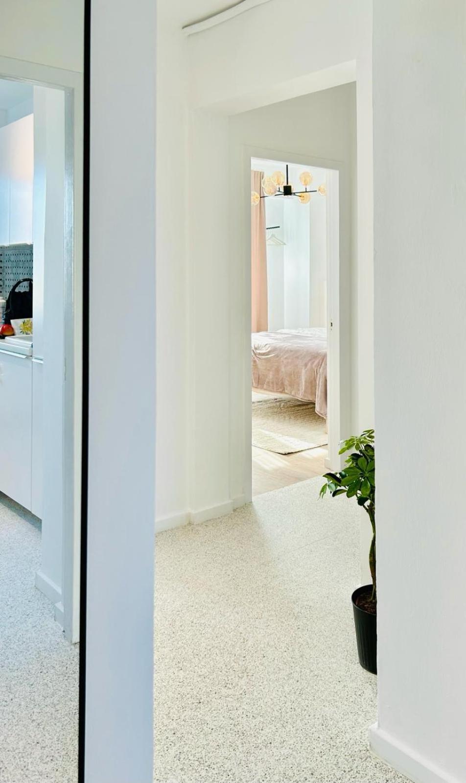 Urban Parkside Retreat Cozy 2-Bed Ap By Metro Leilighet Bucureşti Eksteriør bilde