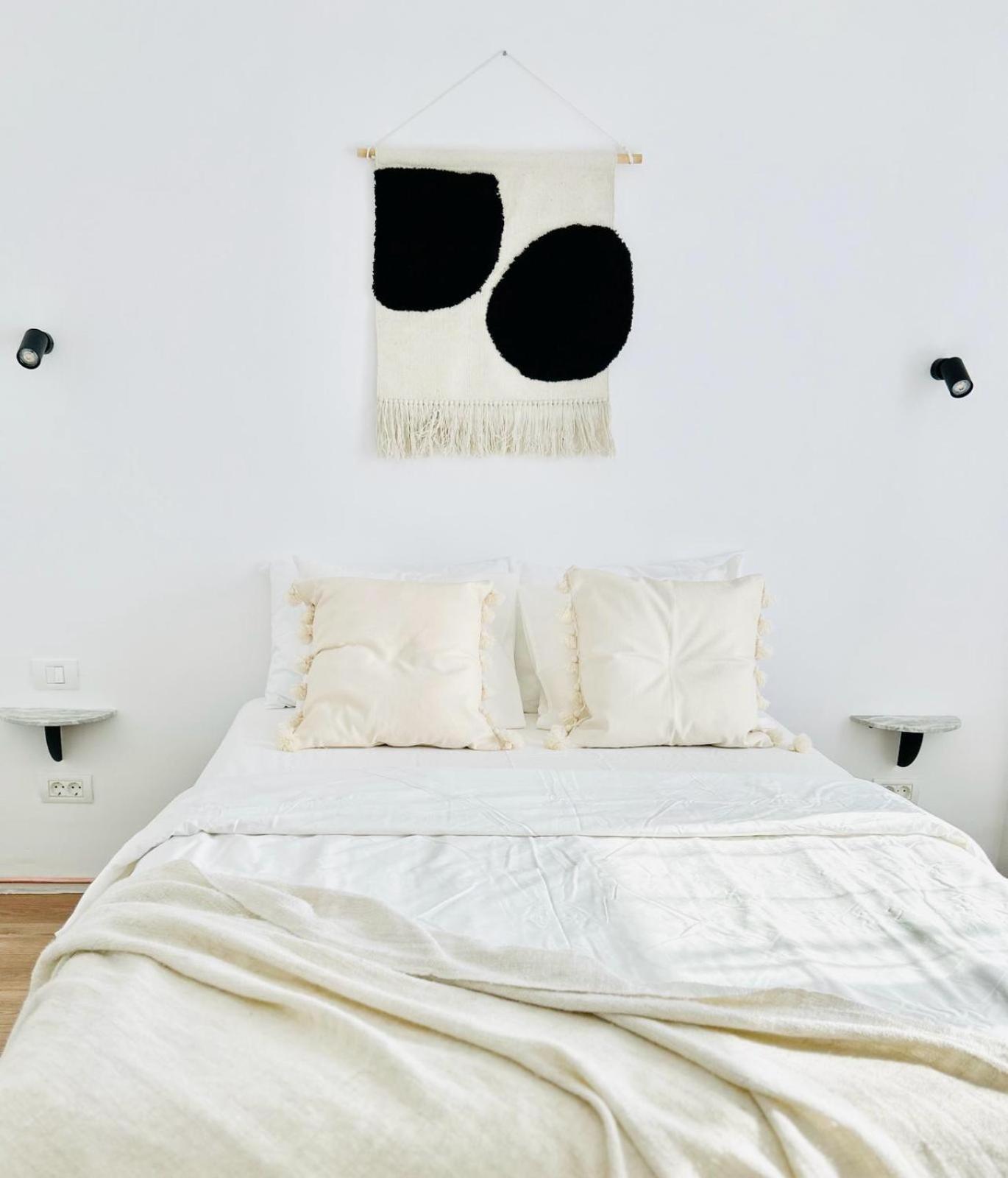 Urban Parkside Retreat Cozy 2-Bed Ap By Metro Leilighet Bucureşti Eksteriør bilde