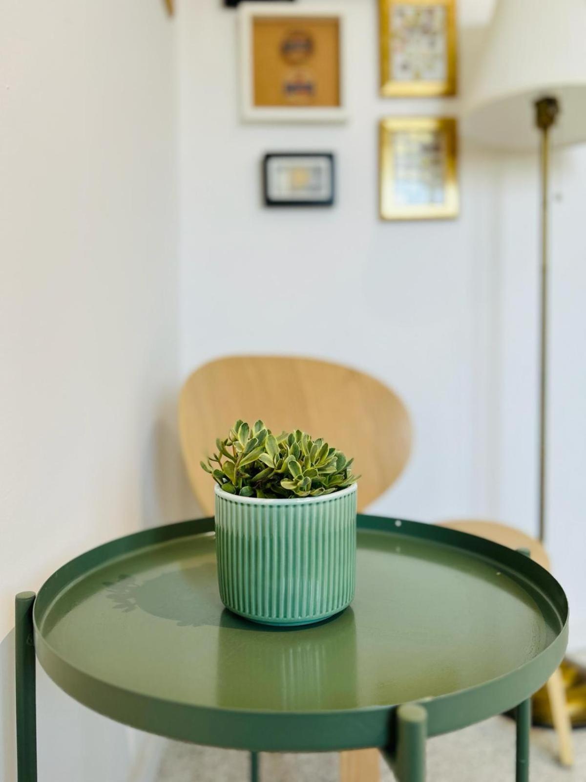 Urban Parkside Retreat Cozy 2-Bed Ap By Metro Leilighet Bucureşti Eksteriør bilde